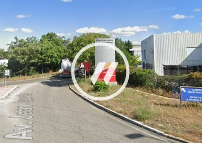 WIT Immobilier vous propose un Bâtiment Activité + bureaux dans la zone de l’Agavon aux Pennes-Mirabeau.

Emplacement stratégique, proche des autoroutes, aix-TGV, aéroport de Marseille-Provence.

Idéal pour investisseurs.

Dossier sur demande